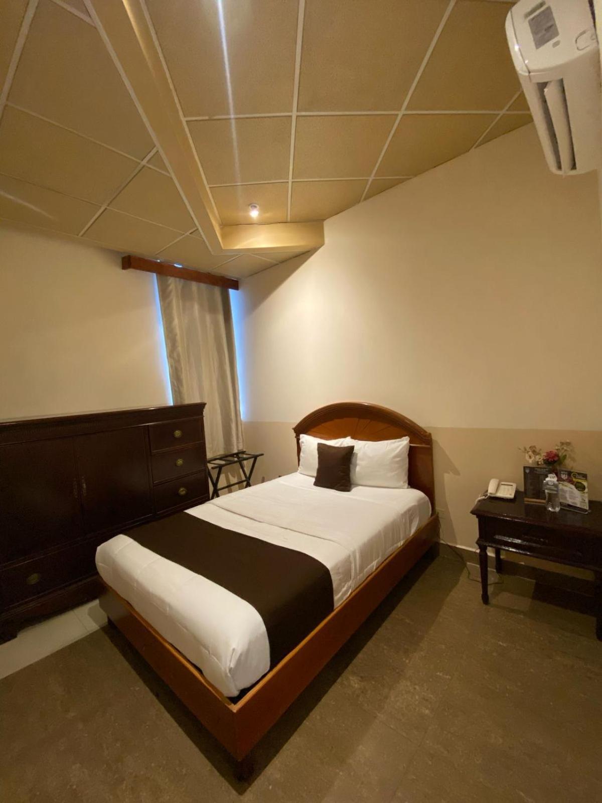 El Regio Hotell Monterrey Exteriör bild